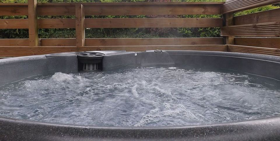 steaming-hot-tub-water-relaxation